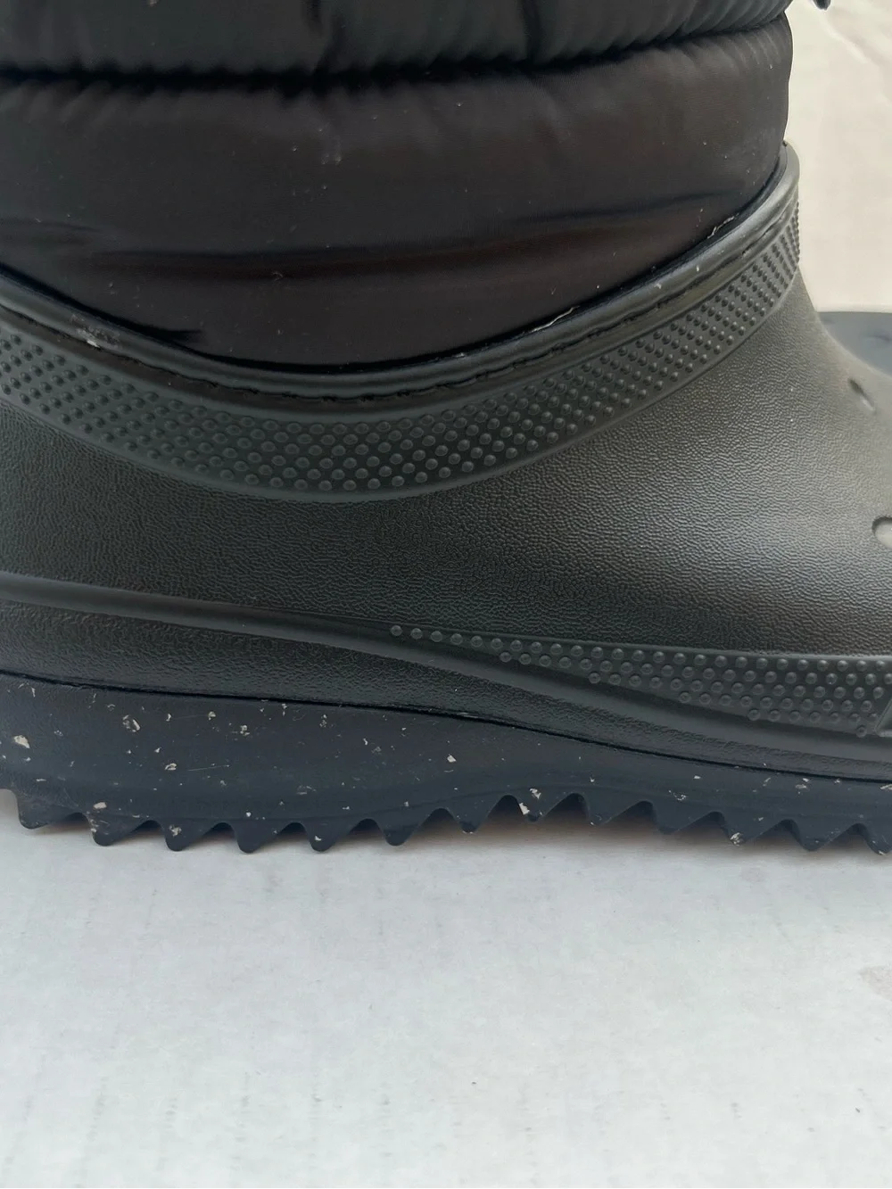 Crocs Classic Neo Puff Shorty Winter Boots Black Lined Ankle Booties Size 7